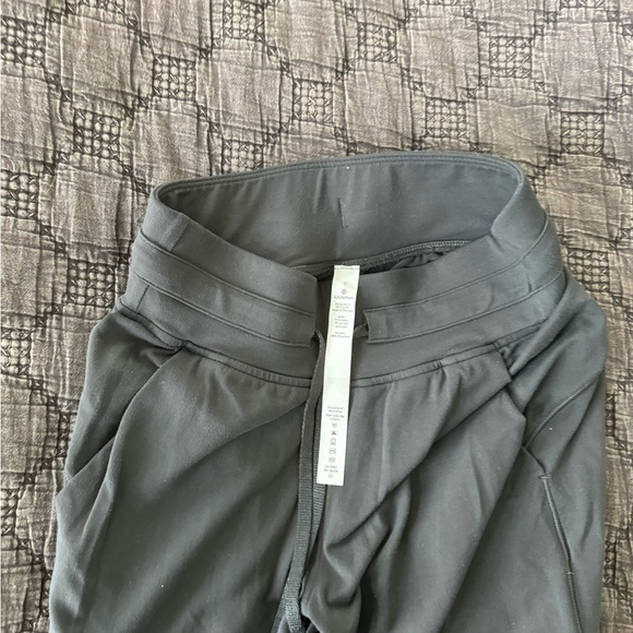 Lululemon Ready to Rulu Jogger - Picture 4 of 4